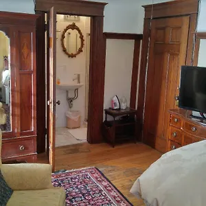 4* Bed & Breakfast Ashbury House