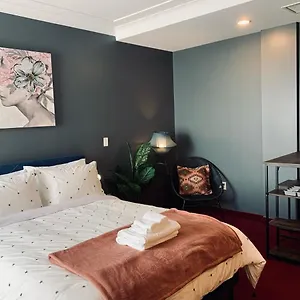 300-serene-studio-405-ground-floor-with-ac.halifax-hotels.org/